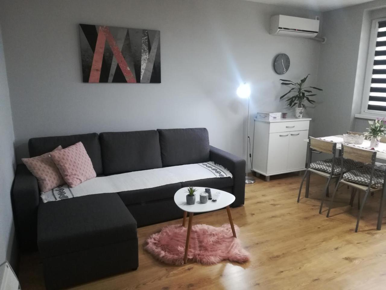 Apartment Marija Sremska Mitrovica Exterior photo